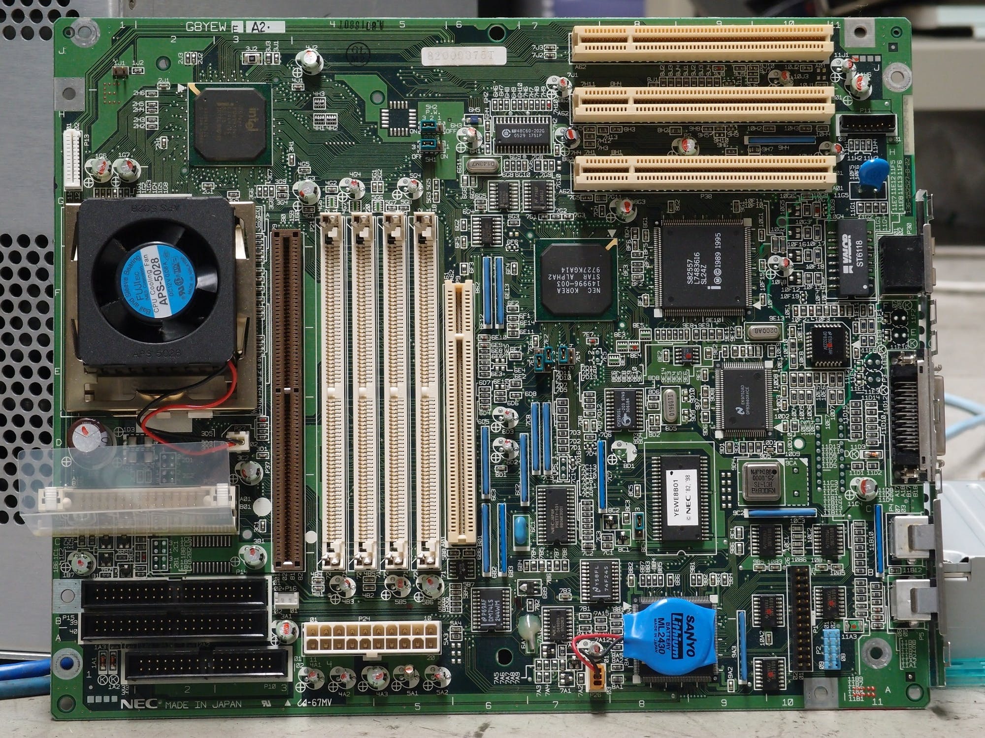 technology-computer-motherboard-chips-163140